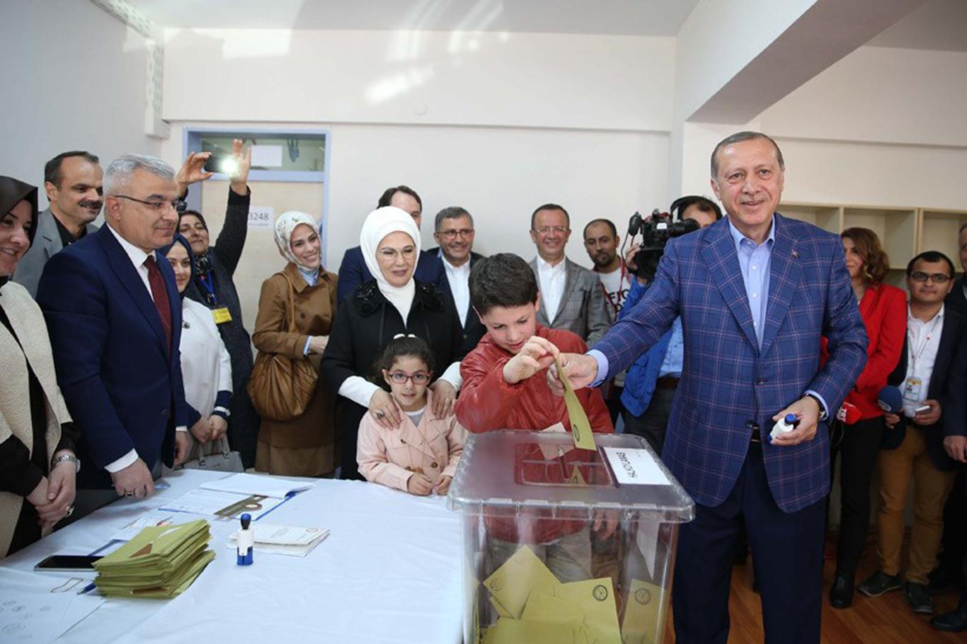 Erdoğan'ın oy kullandığı sandıktan 'evet' çıktı